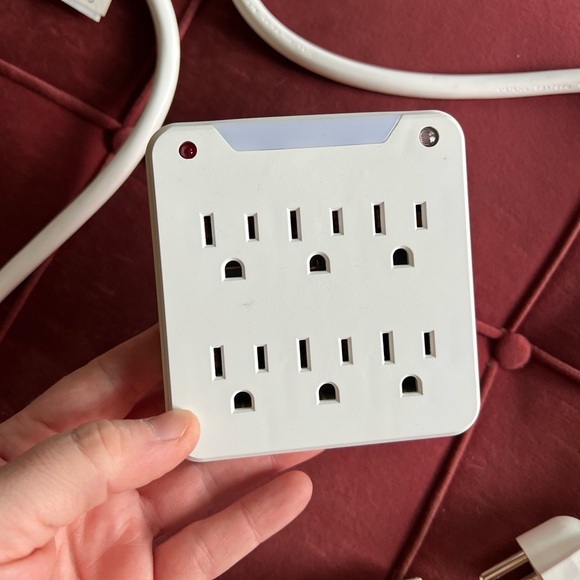 Power Strip & Extension Cord Bundle β 4 Pieces | Surge Protector | Foot Switch - Picture 2 of 8